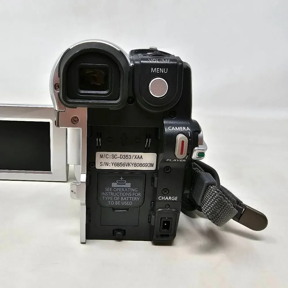SAMSUNG SC-D353 MINI DV CAMCORDER 20X OPTICAL ZOOM NO BATTERY UNTESTED FOR PARTS